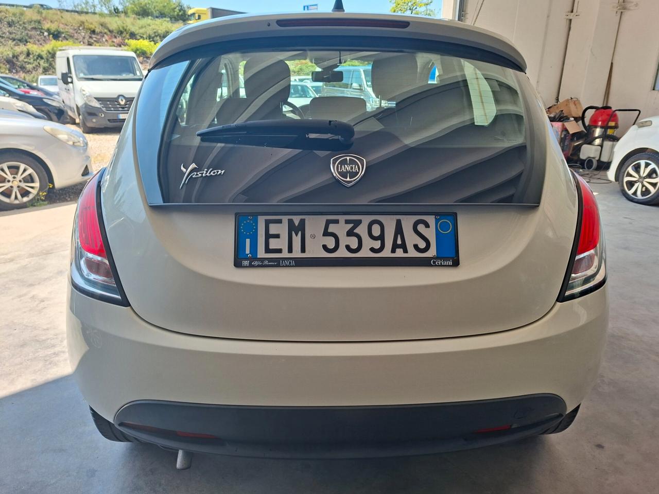 Lancia Ypsilon 1.2 69 CV 5 porte S&S Silver