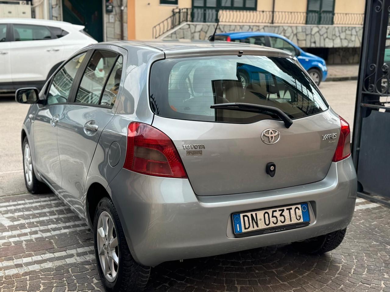 Toyota Yaris 1.4D Navi 5 porte