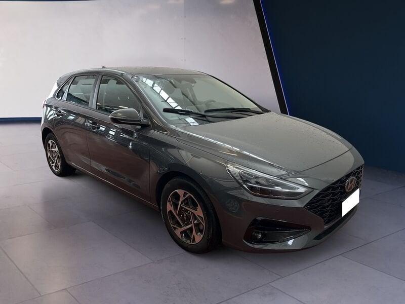 Hyundai i30 2024 5p 1.0 t-gdi 48V Business 100cv dct