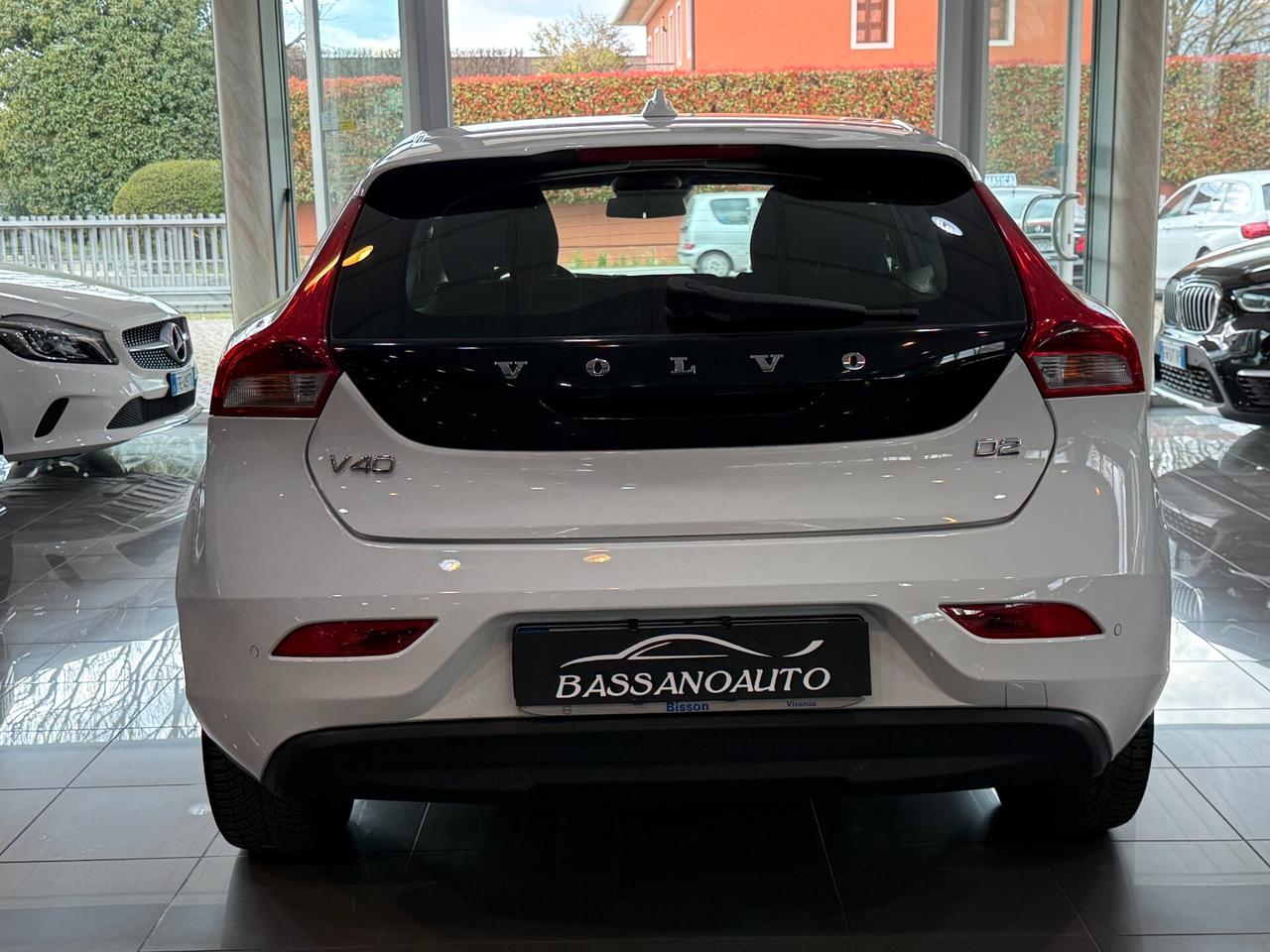 Volvo V40 2.0 d2 Business my17 92.000 KM!!