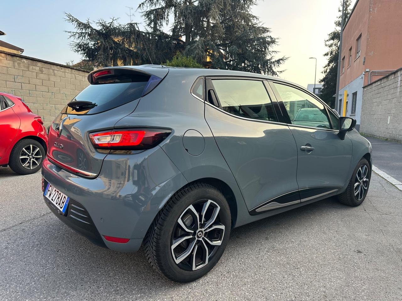 Renault Clio TCe 90 CV GPL 5 porte Moschino Intens