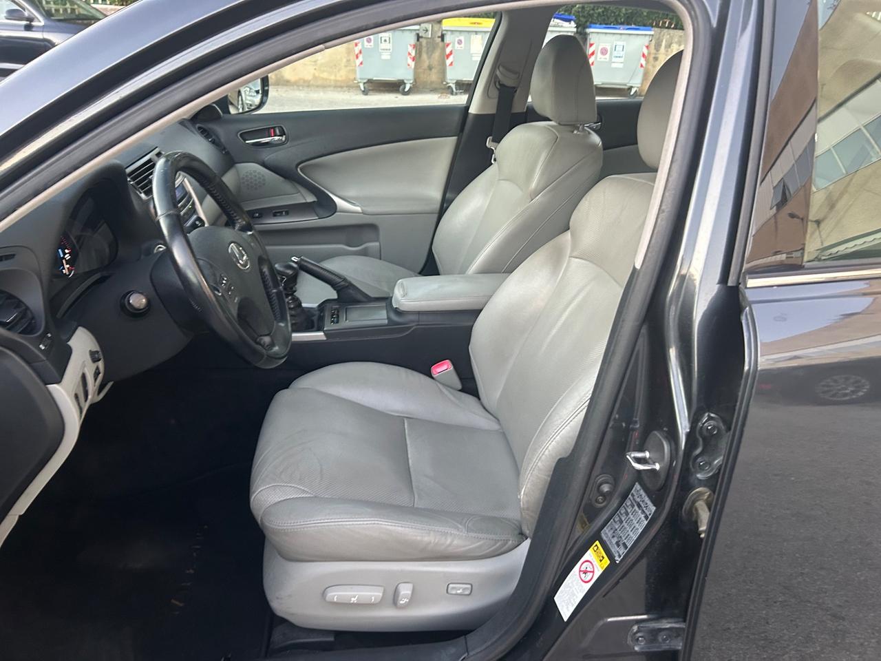 Lexus IS 220d 2.2 16V Luxury