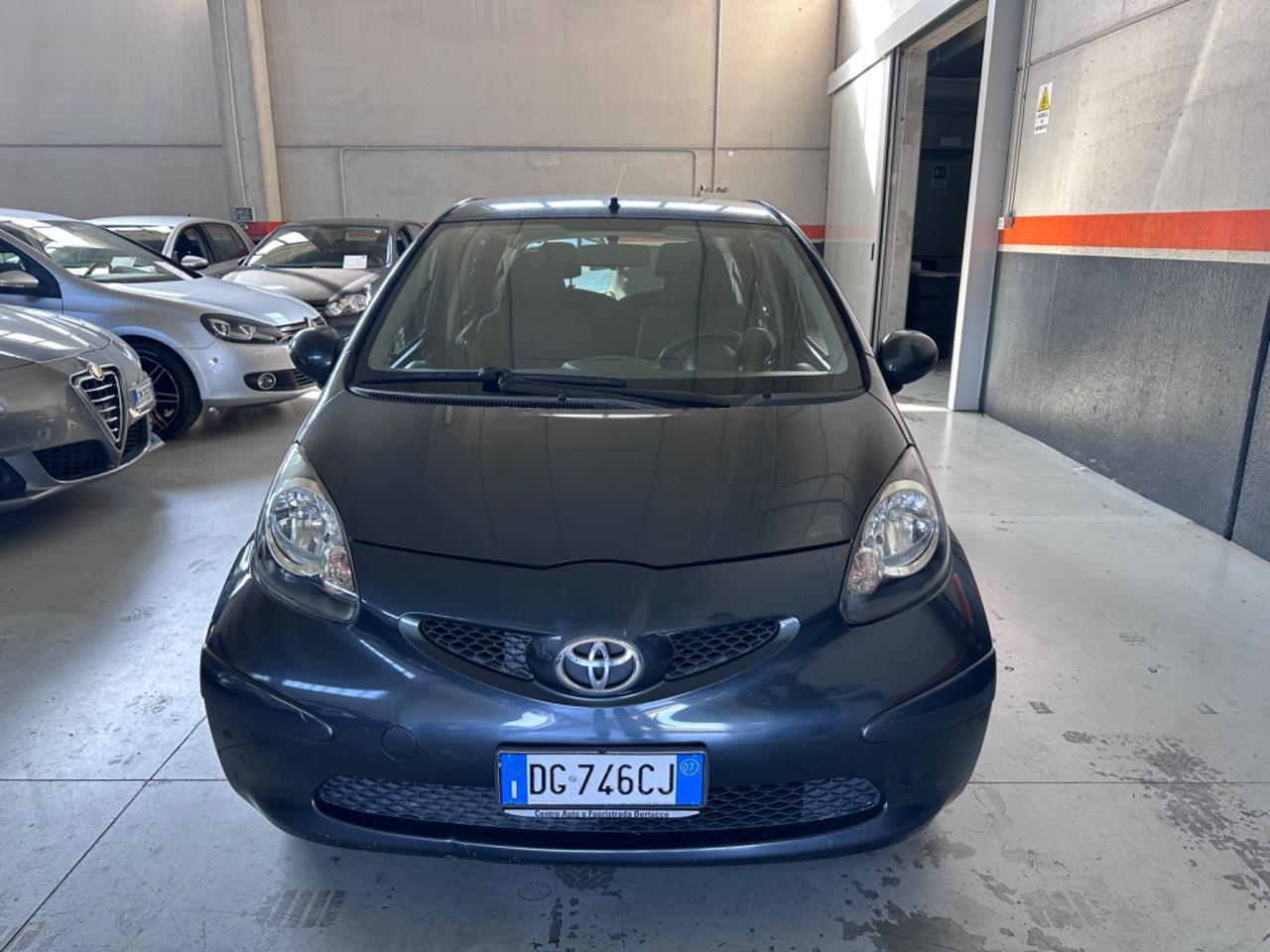 Toyota Aygo 1.0 12V VVT-i 5 porte Sol