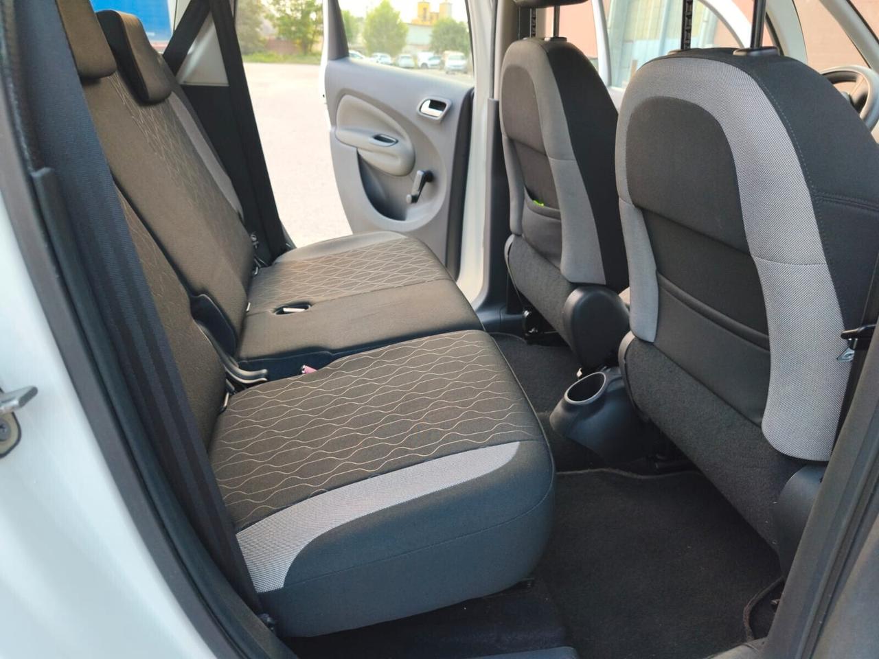 Citroen C3 Picasso 2015----1.6 Diesel