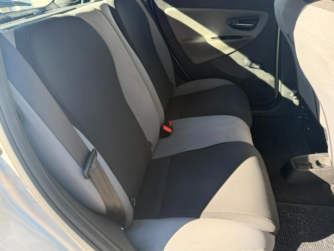 Lancia Ypsilon 1.3 MJT 16V 95 CV 5 porte S&S Silver