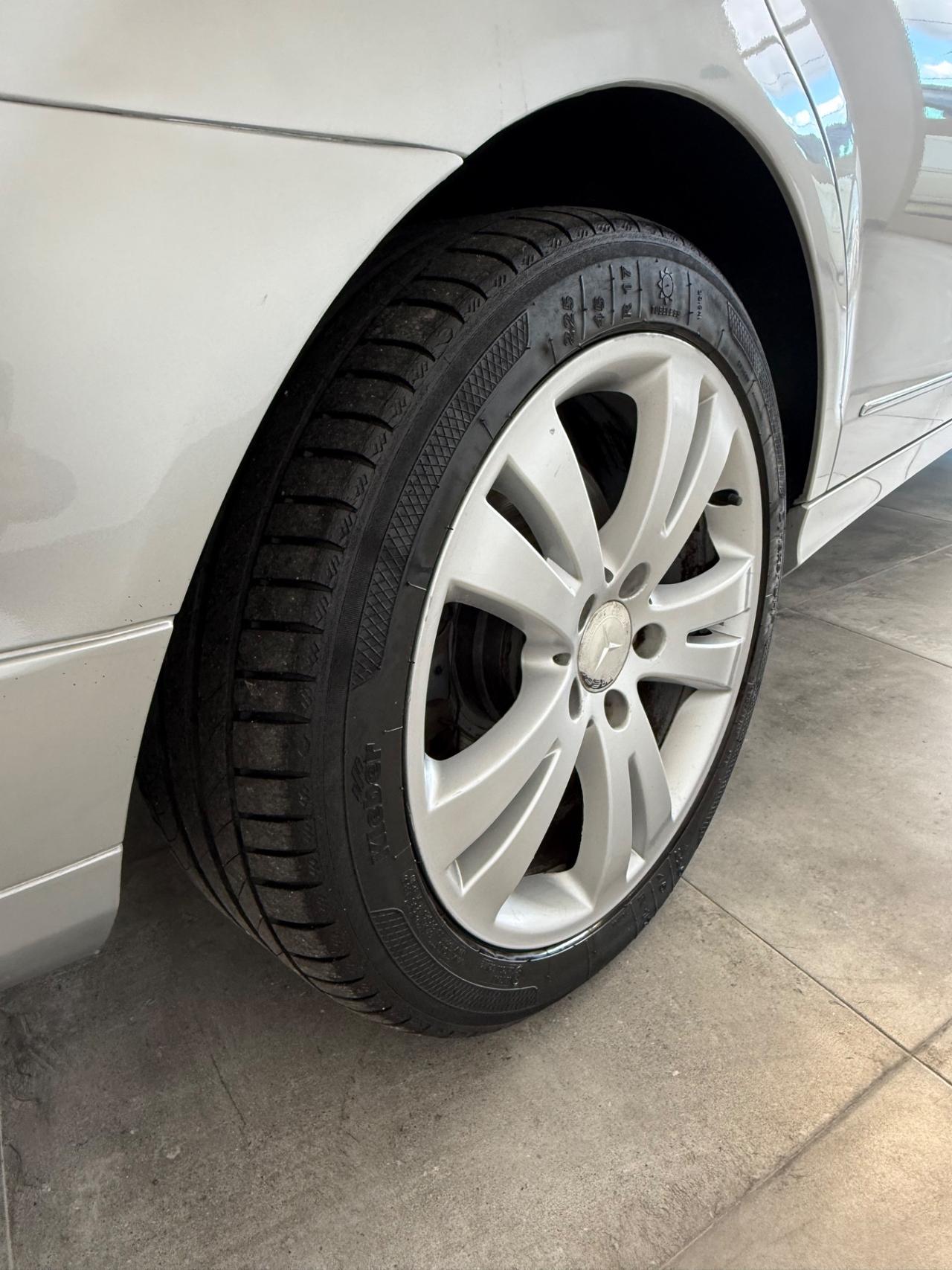 Mercedes-benz C 220 CDI BlueEFFICIENCY Avantgarde