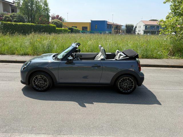 MINI Cooper C Cabrio Cooper C Favoured Cabrio