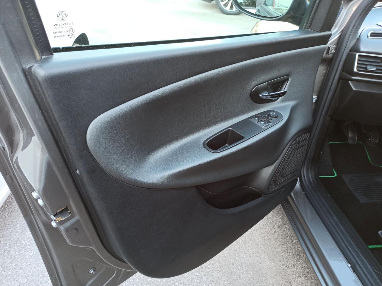 Lancia Ypsilon 1.2 69 CV 5 porte S&S Gold