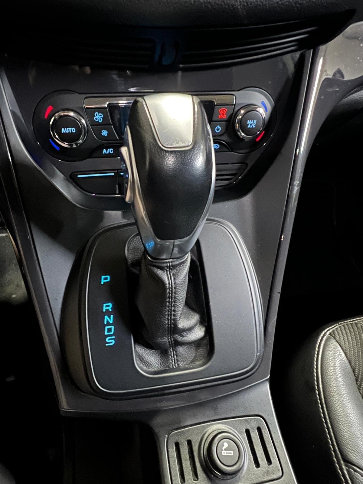 Ford Kuga 2.0 TDCI 140 CV 4WD Powershift Titanium