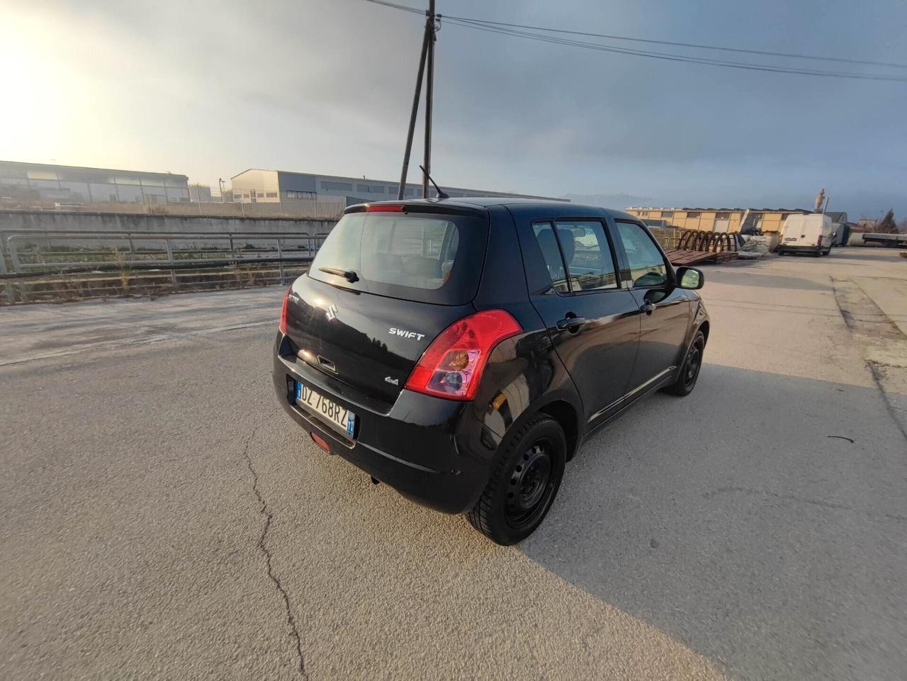 Suzuki Swift 1.3 4x4 5p.