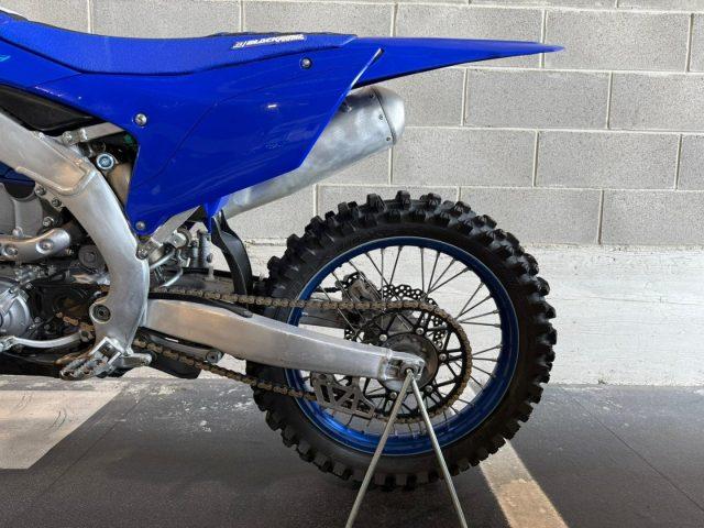 YAMAHA YZ 250 F blu (57 ore di utilizzo)