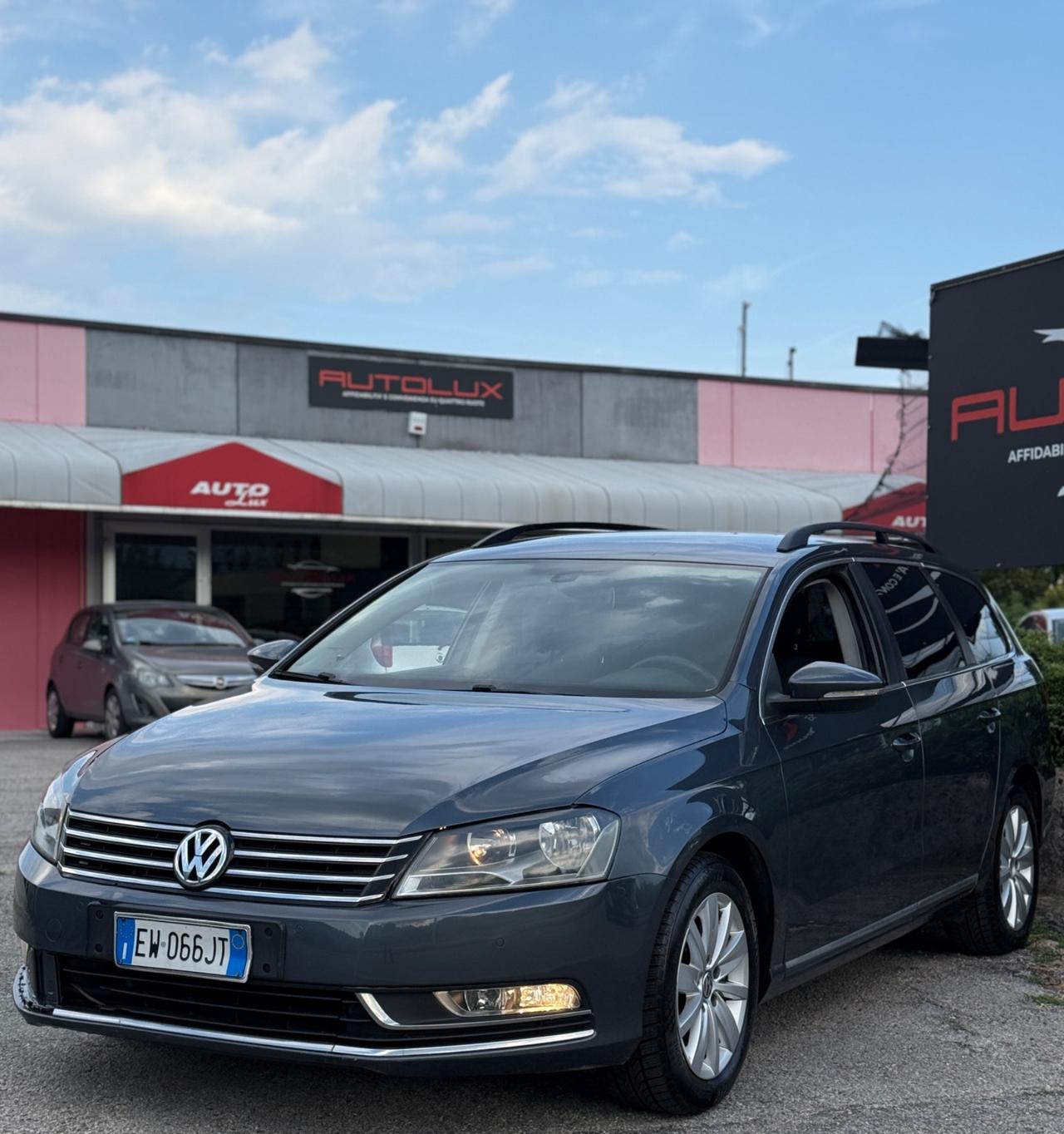 Volkswagen Passat Var. 2.0 TDI Highline NEOPATENTATI