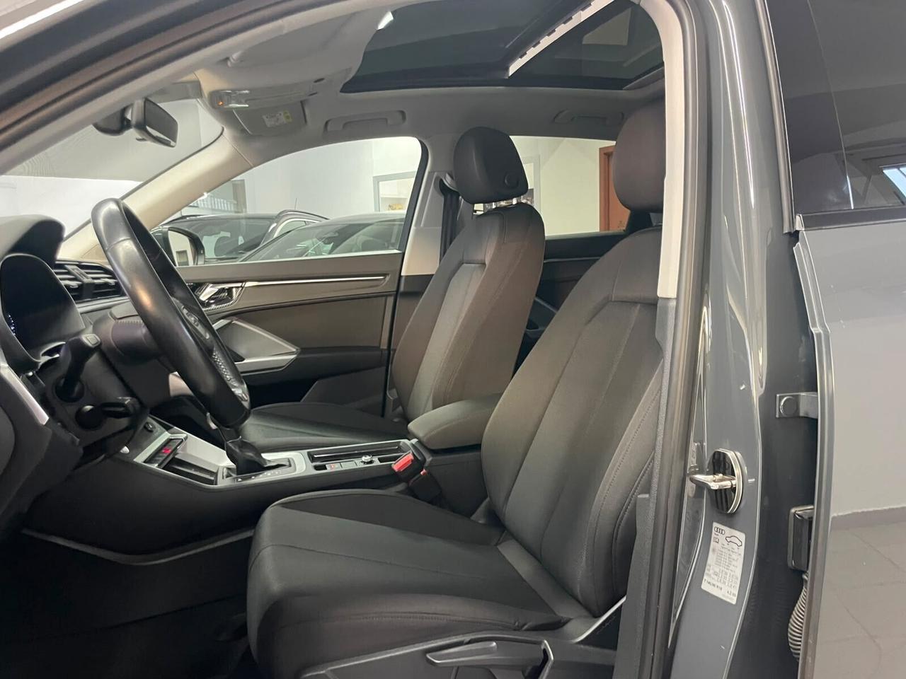 Audi Q3 35 TDI S tronic line edition Identity Black Tetto Apribile