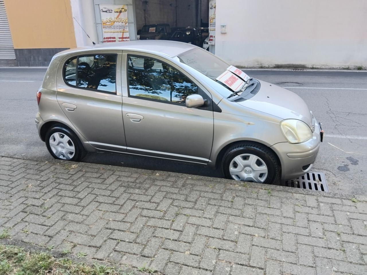 Toyota Yaris 1.0i 16V cat 5 porte KM 130 IDEALE PER NEO PATENTATI A 2.499 EURO