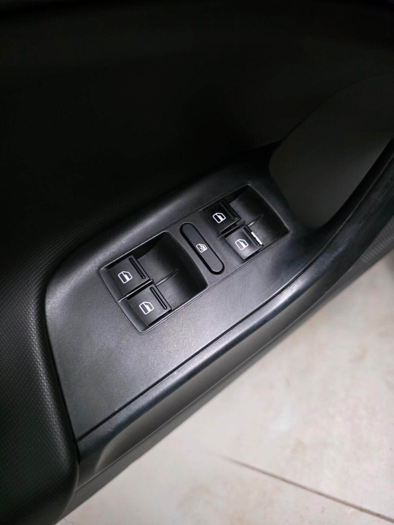 Seat Ibiza 1.2 TSI DSG 5 porte NEOPATENTATI