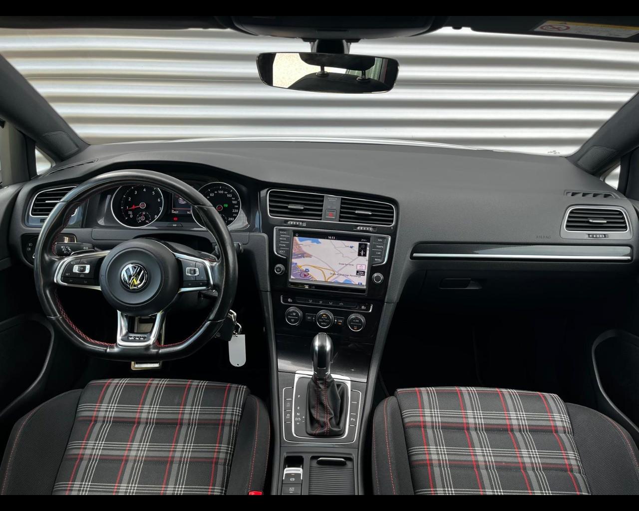 VOLKSWAGEN GOLF GTI PERFORMANCE DSG