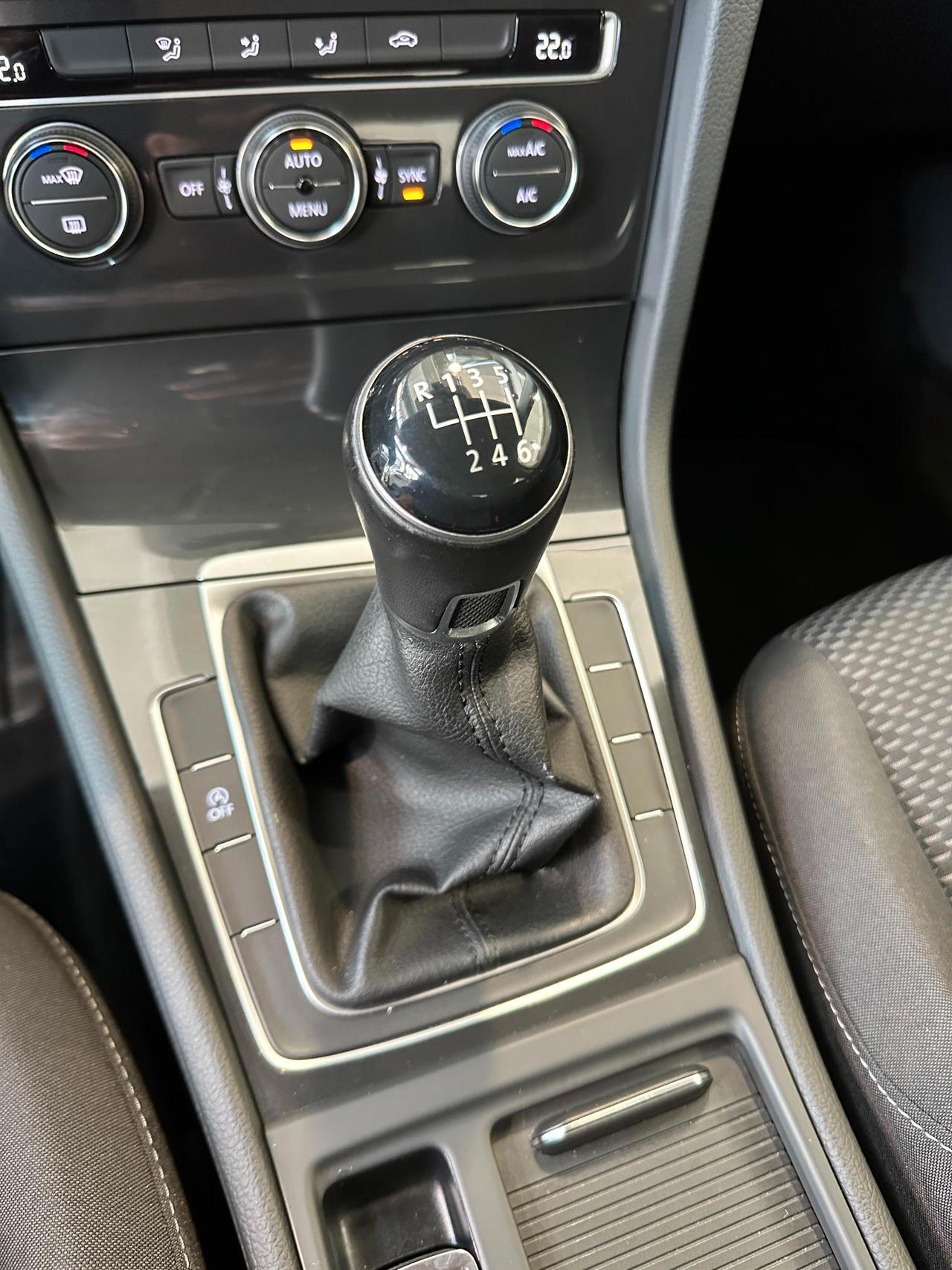 Volkswagen Golf 5p 1.0 tsi Business 115cv - Carplay - 18"