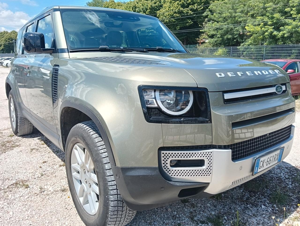 Land Rover Defender 110 3.0D I6 200 CV AWD Auto X-Dynamic SE
