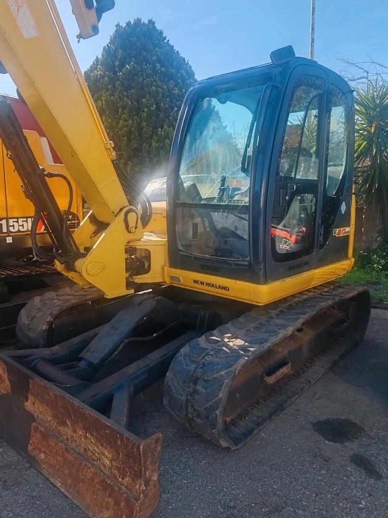 ESCAVATORE New Holland E80