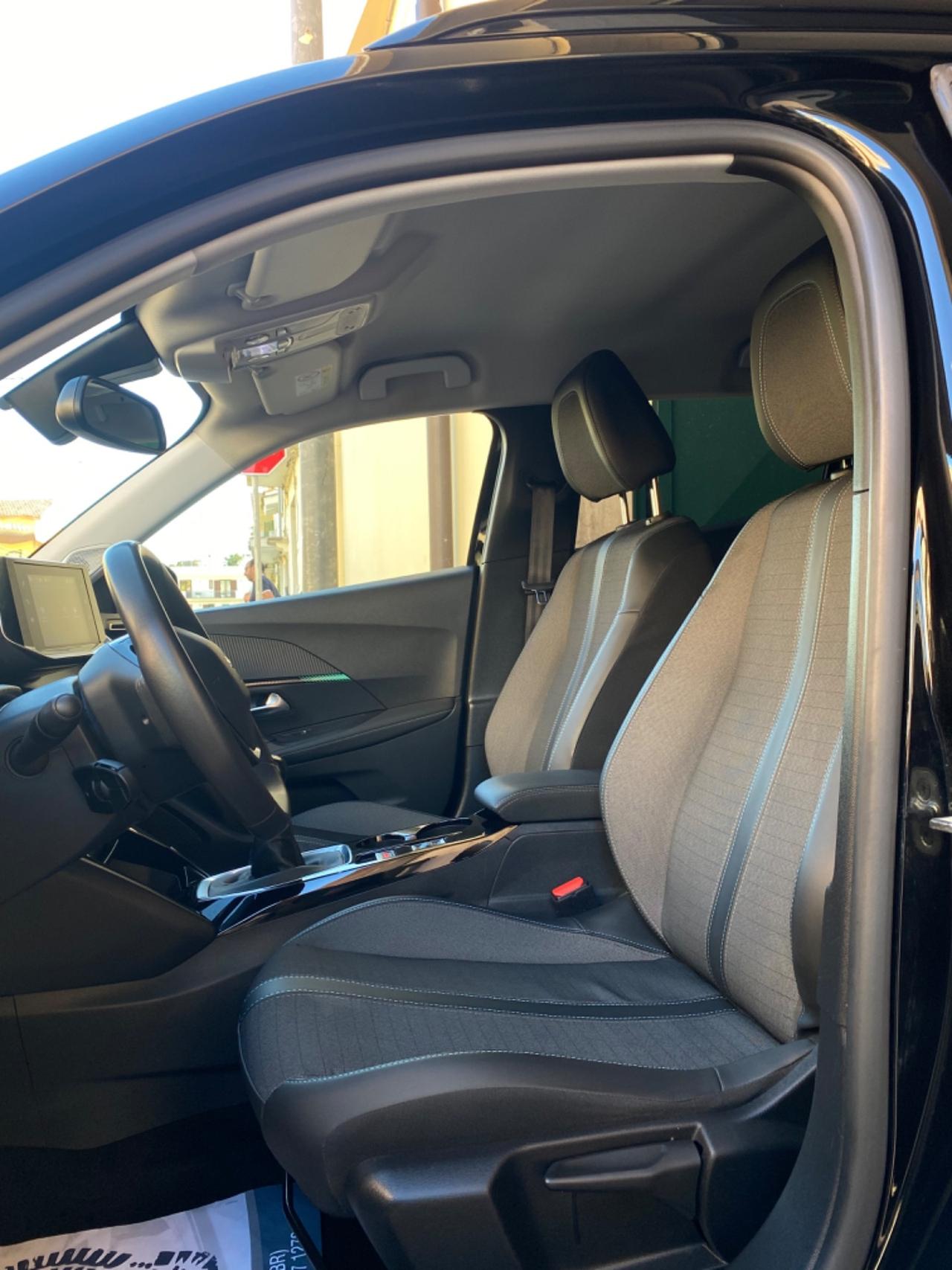 Peugeot 2008 PureTech 100 S&S Allure Pack