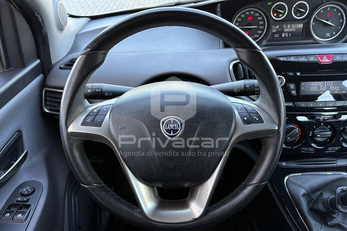 LANCIA Ypsilon 1.2 69 CV 5 porte Gold