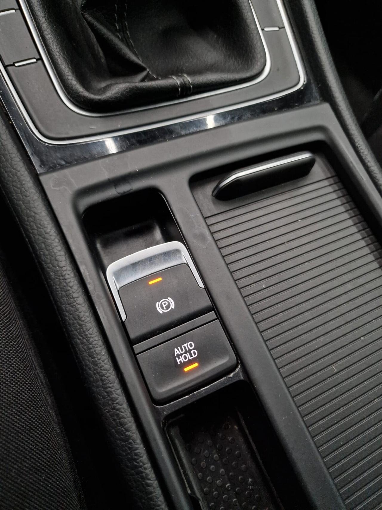 Volkswagen Golf 1.6 TDI 115 CV 5p. R line