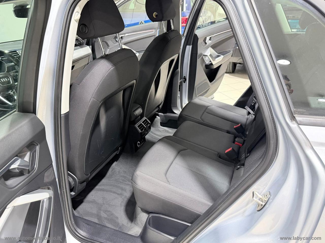 AUDI Q3 35 TDI S tronic Business SPORT