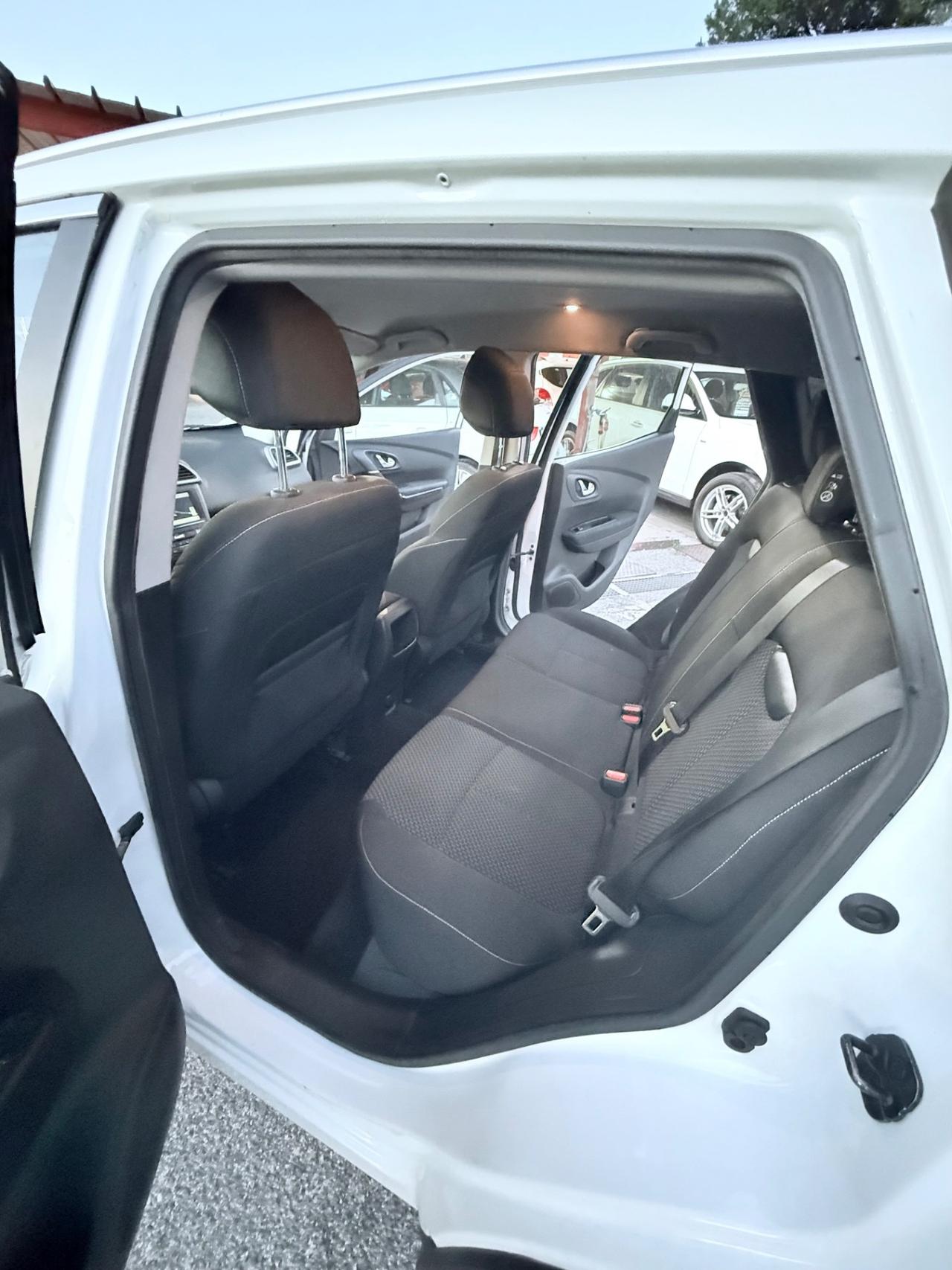 Renault Kadjar dCi 8V 110CV EDC Energy sport -