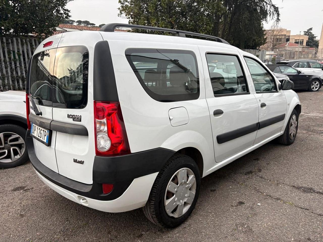 Dacia Logan MCV 1.6 16V 5 posti Lauréate