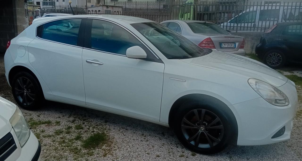 Alfa Romeo Giulietta 1.6 JTDm-2 105 CV Distinctive