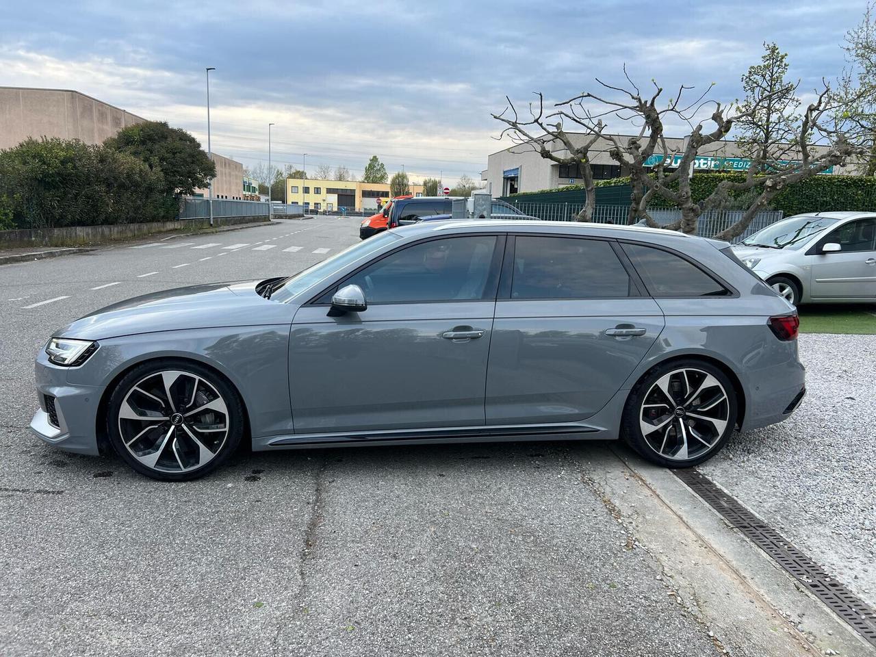 Audi A4 RS4 Avant 3.0 TFSI quattro tiptronic