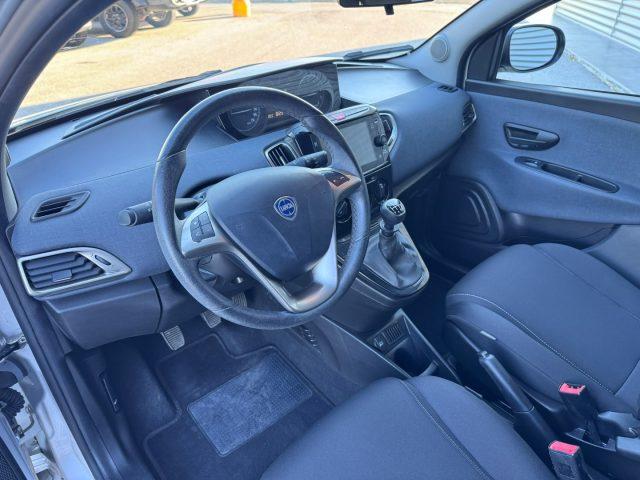 LANCIA Ypsilon 1.0 FireFly 5p Hybrid Ecochic Gold IVA ESPOSTA