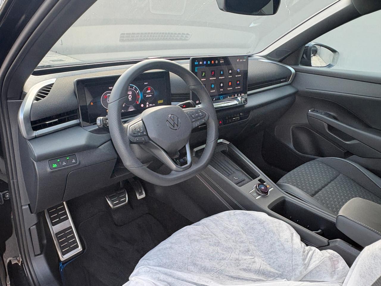 NEW VOLKSWAGEN T-ROC 1.5 eTSI ACT 150 CV DSG R-LINE