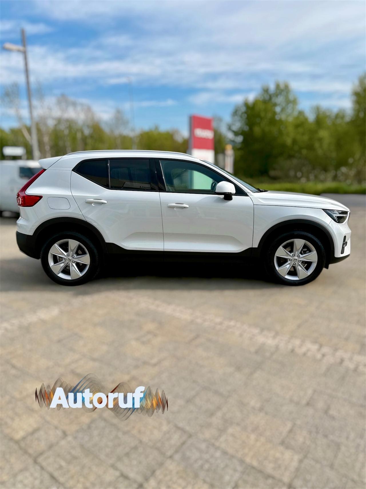 Volvo XC40 Mild Hybrid B3 163cv Crystal White 2025