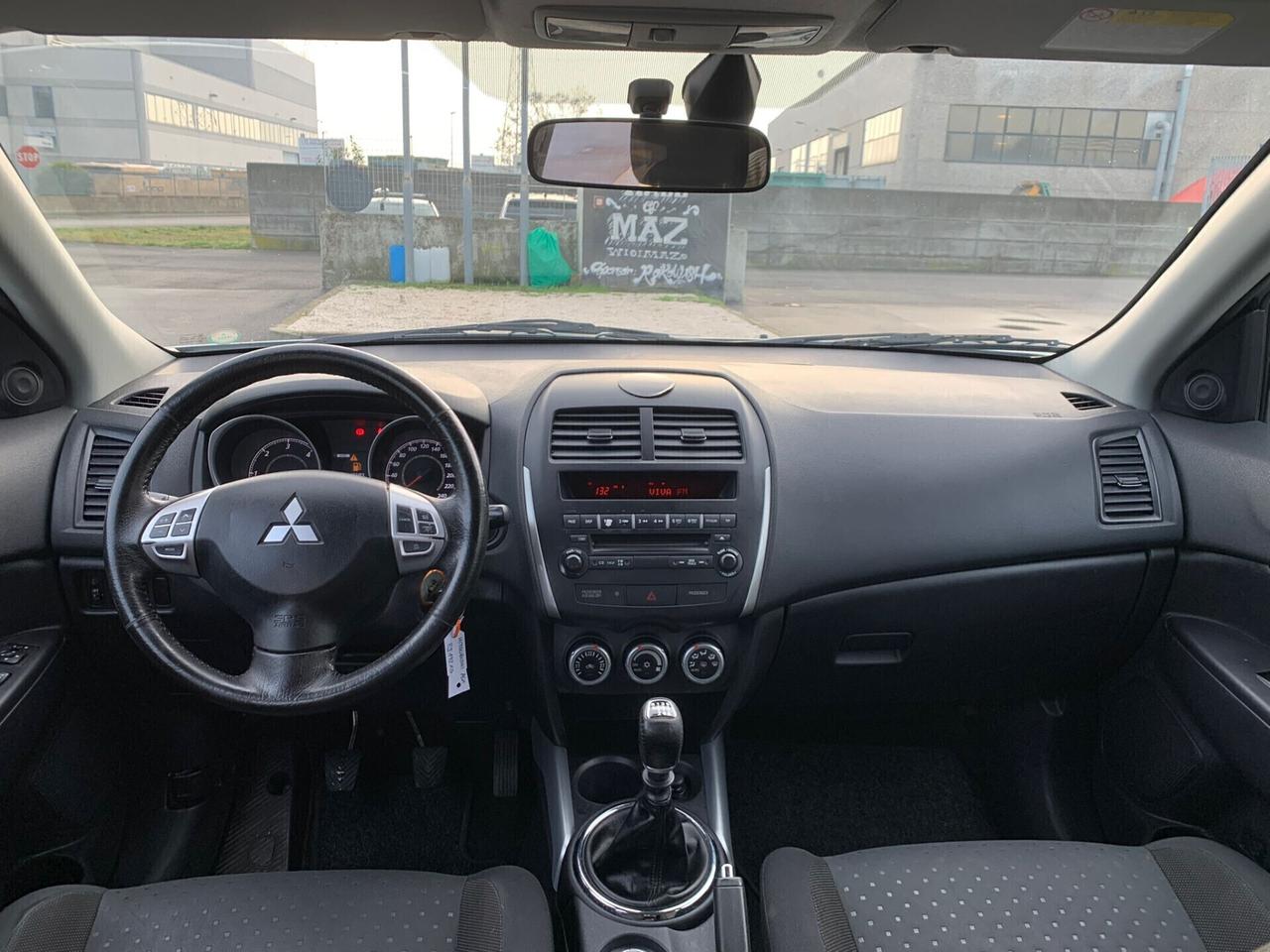 Mitsubishi Outlander 2.2 DI-D TC-SST Intense DPF