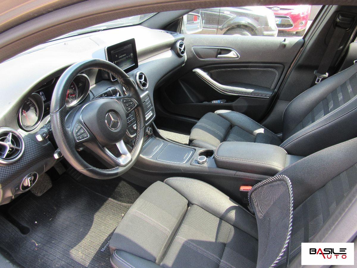 MERCEDES - Classe A - A 200 d Automatic 4Matic Premium