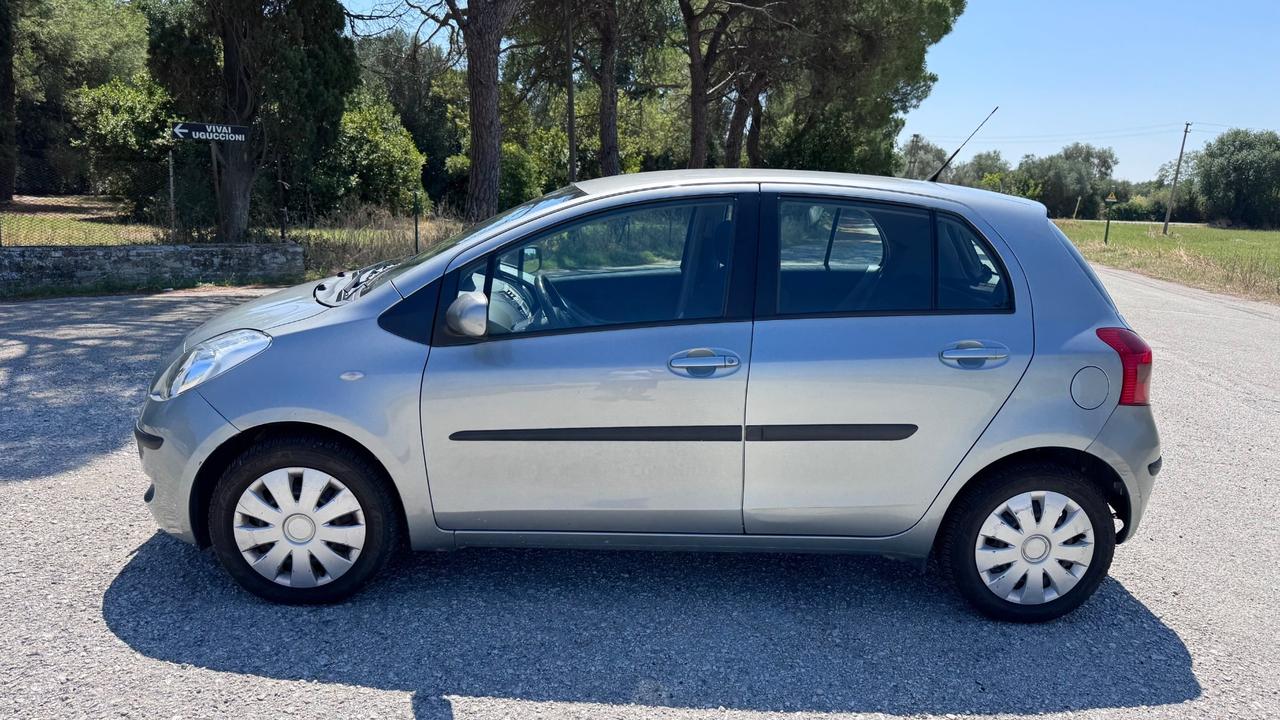 Toyota Yaris 1.0 5 porte Sol