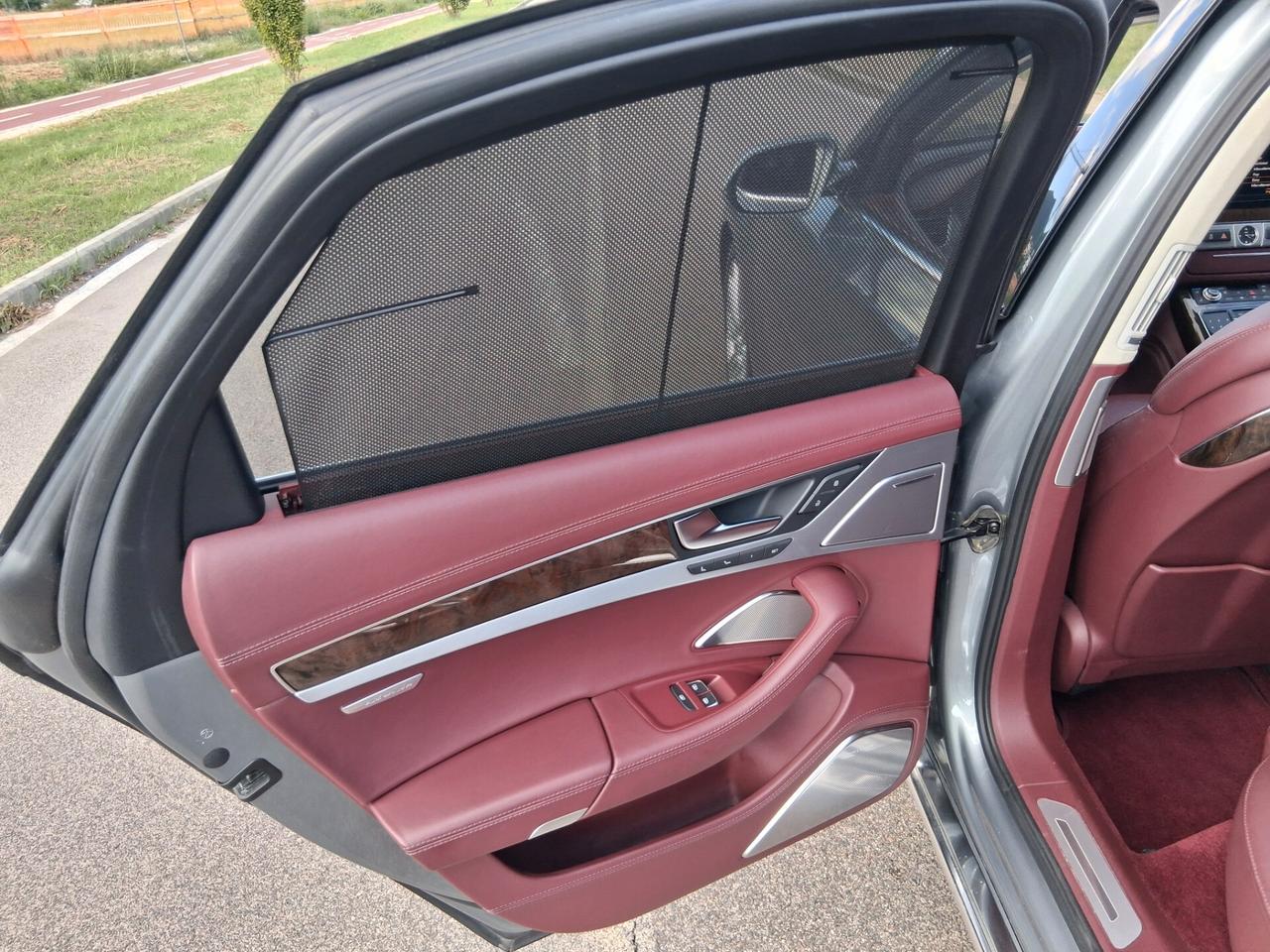 Audi A8 4.2 V8 FSI quattro tiptronic