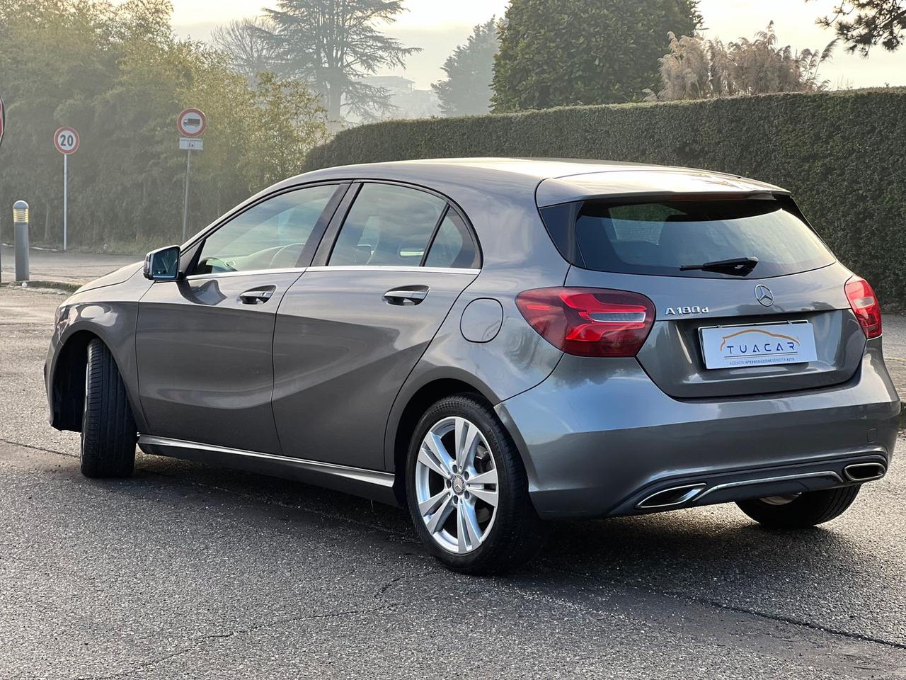 Mercedes-Benz A 180 Sport A 180 D