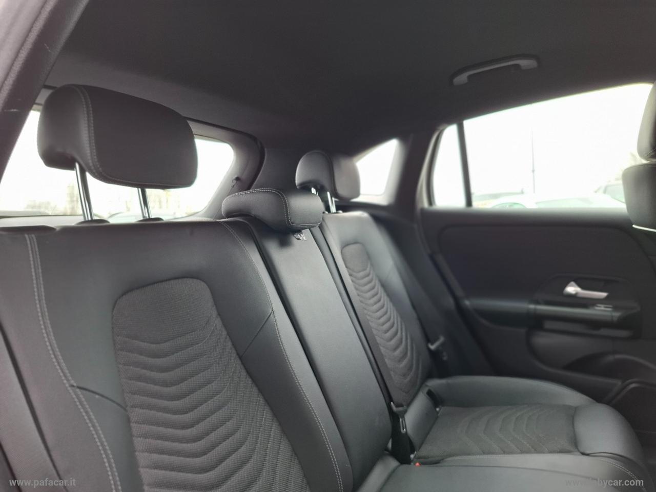 MERCEDES-BENZ GLA 200 d Automatic 4Matic Sport