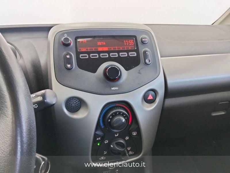 Toyota Aygo 1.0 VVT-i 69 CV 5 porte x-cite