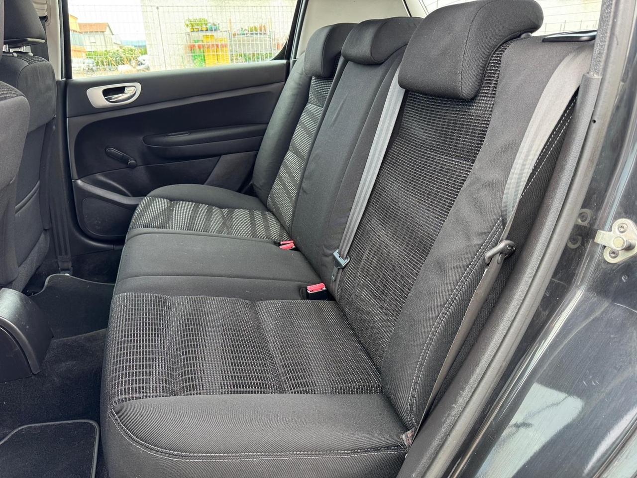 Peugeot 307 1.4 16V 5p. 143000 km