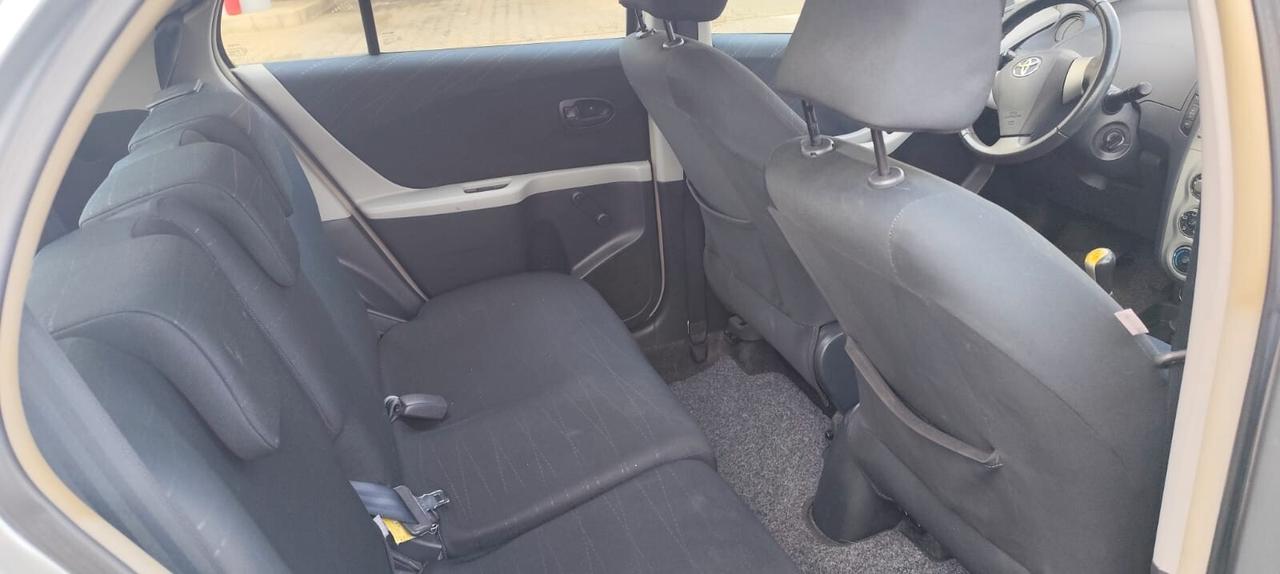 Toyota Yaris 1.0 5 porte