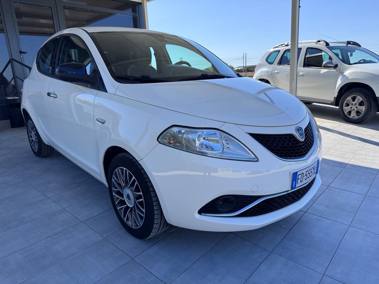 Lancia Ypsilon 1.2 69 CV 5 porte Gold