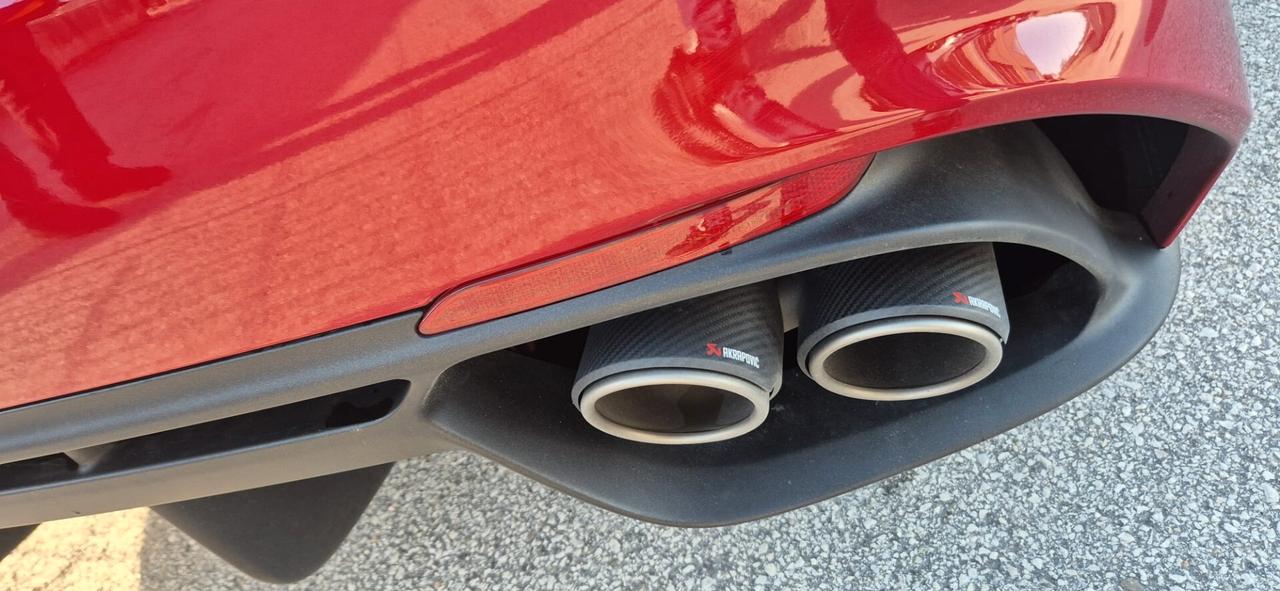 Alfa Romeo Giulia 2.9 V6 Bi-Turbo AT8 Quadrifoglio DA COLLEZIONE KM 0