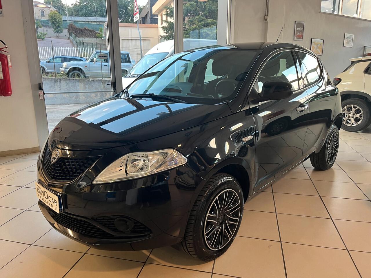 Lancia Ypsilon 0.9 TwinAir 5 porte Metano Ecochic Gold