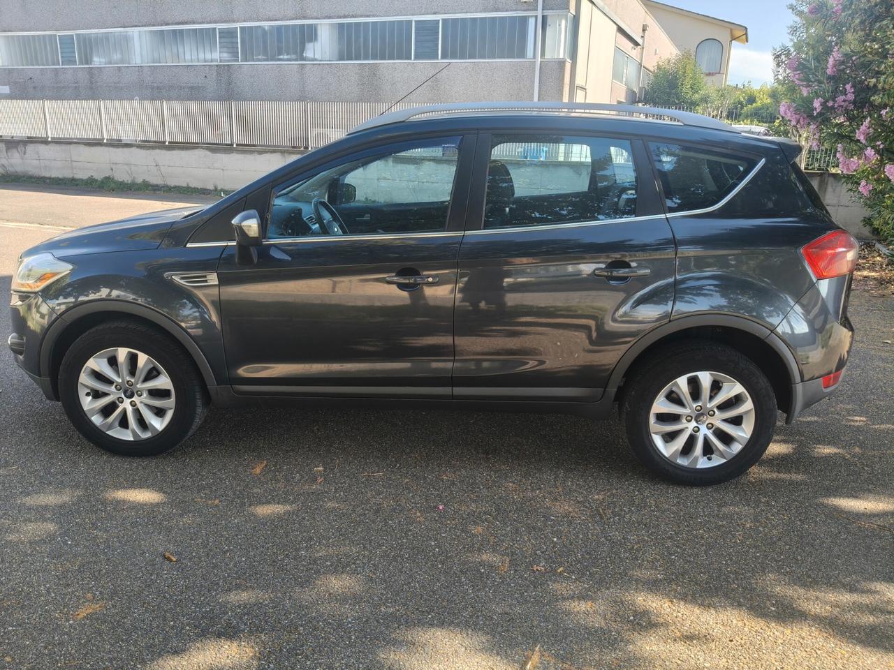 Ford Kuga 2.0 TDCi 4WD SOLO 128.000 KM