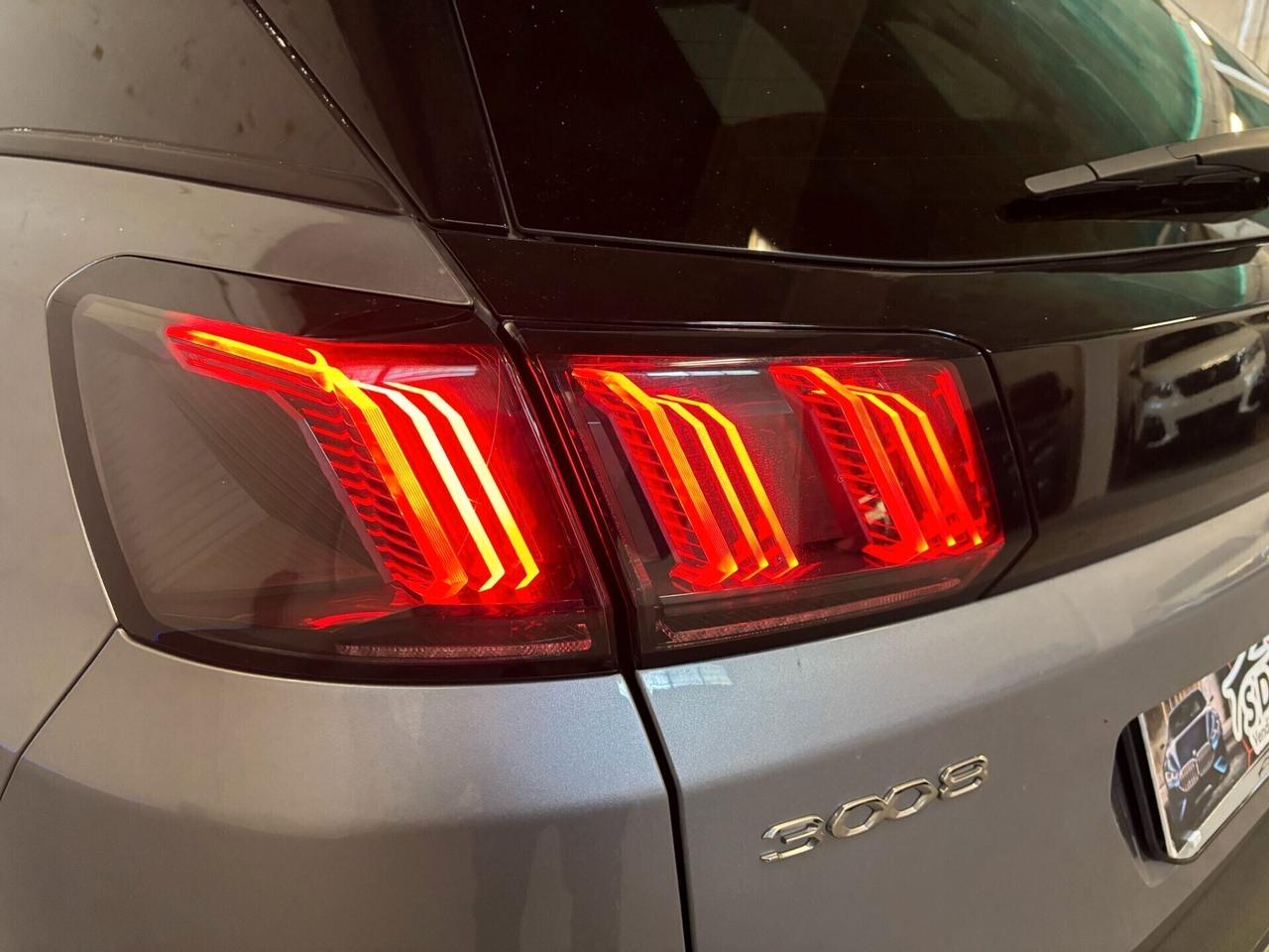 Peugeot 3008 BlueHDi 130 S&S Allure*/.