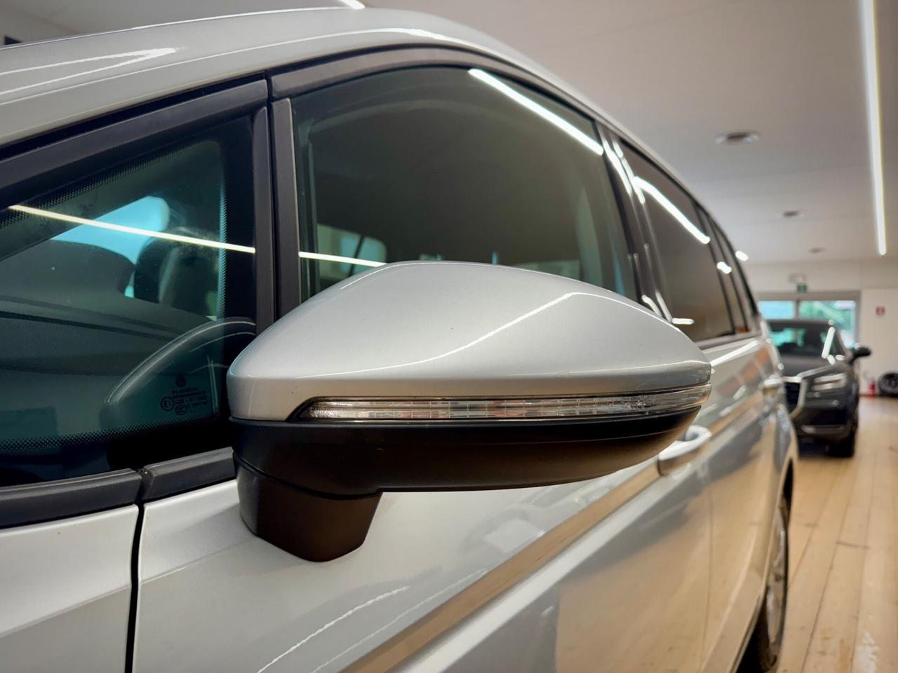 Volkswagen Touran 7 POSTI DSG Highline BlueMotion Tech.
