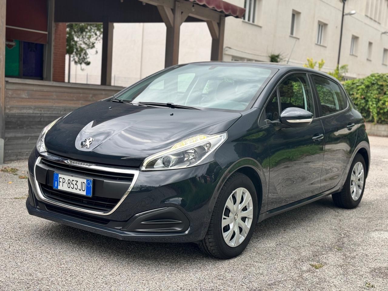 Peugeot 208 PureTech 82 5p. GPL Allure